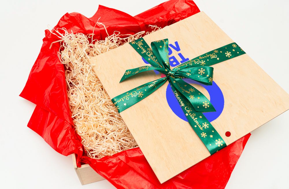 Wooden gift box (box) 33-33-10 natural color