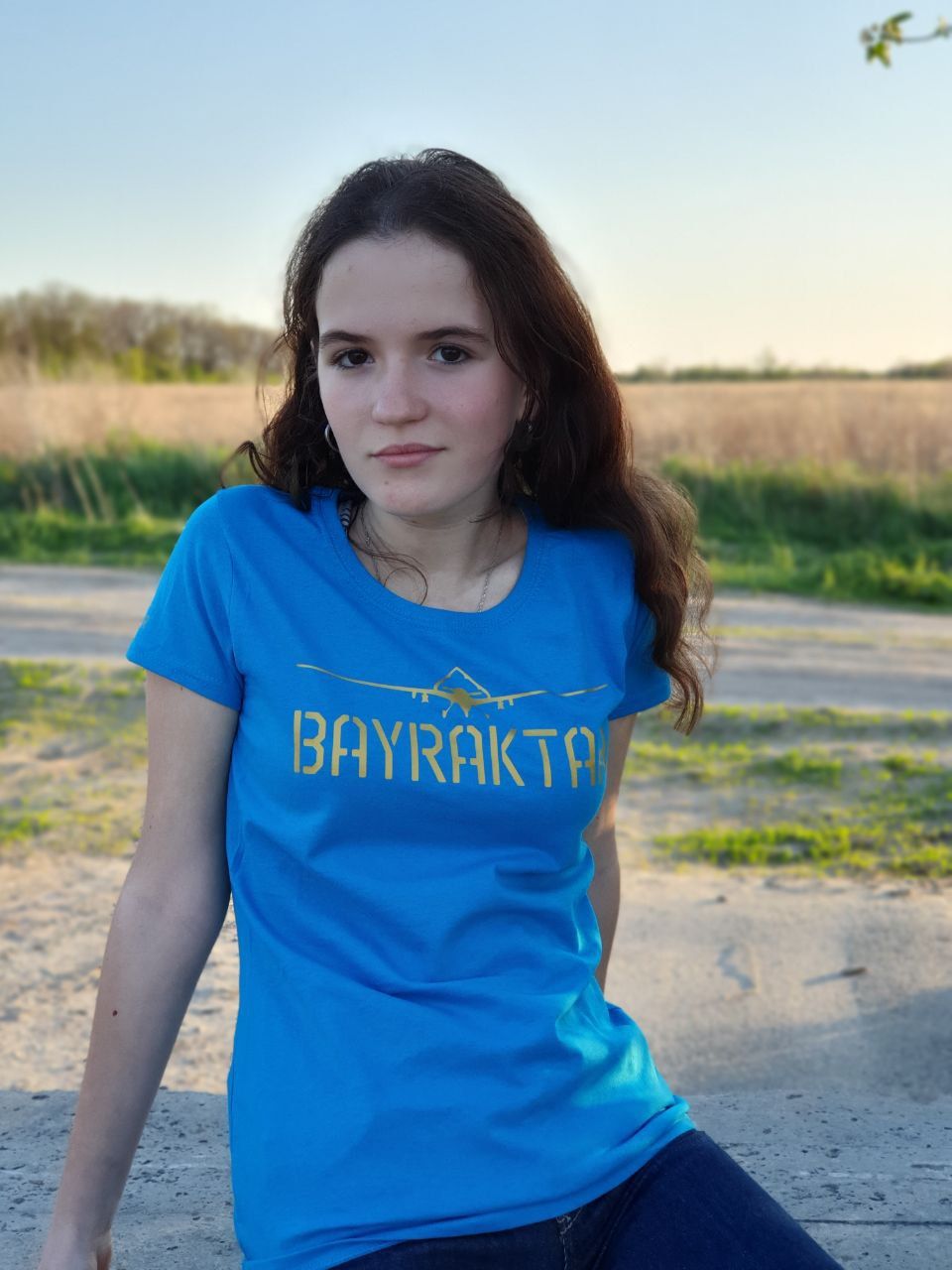 Футболка жіноча патріотична лінійки "BAYRAKTAR" блакитна S